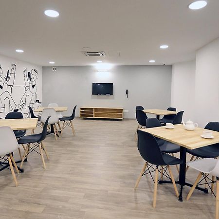 Oyo Townhouse 17 Huda City Center Near Leisure Valley Park 구르가온 외부 사진